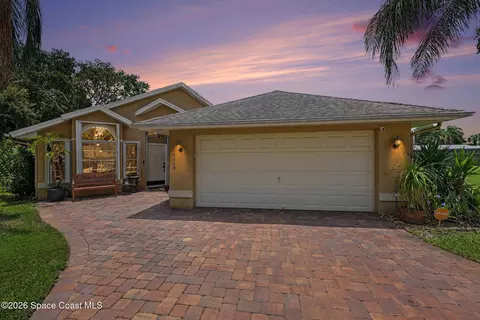 3900 Saint Armens Cir, Melbourne, FL 32934