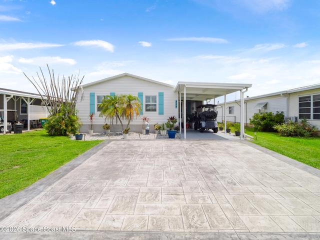 859 Laurel Cir, Barefoot Bay, FL 32976