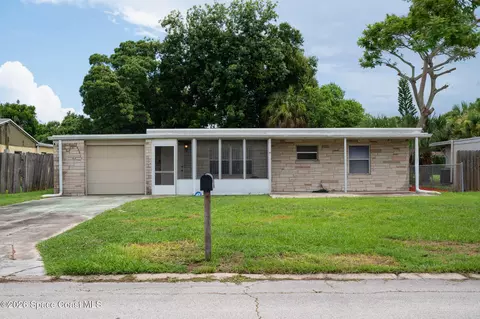 633 Wisteria Dr, Melbourne, FL 32901