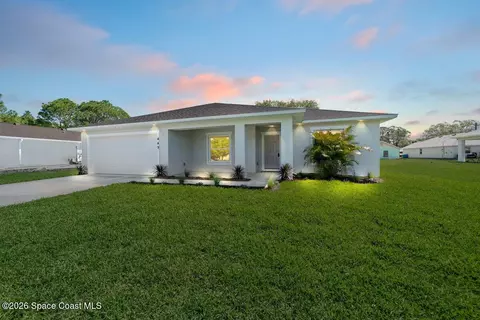 449 Wells Ave SW, Palm Bay, FL 32908