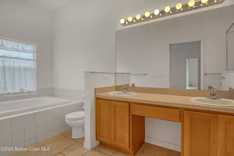 Bath - 4892 Outlook Dr, Melbourne, FL 32940 photo 1 of 4