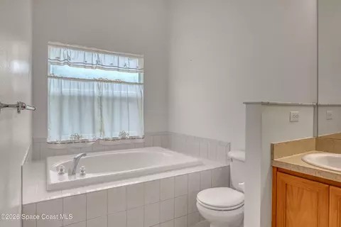 Bath - 4892 Outlook Dr, Melbourne, FL 32940 photo 2 of 4