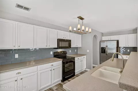 Kitchen - 3114 Burdock Ave, Melbourne, FL 32904 photo 3 of 5