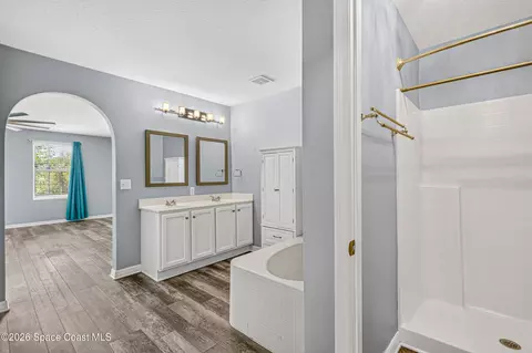 Bath - 3114 Burdock Ave, Melbourne, FL 32904 photo 4 of 8