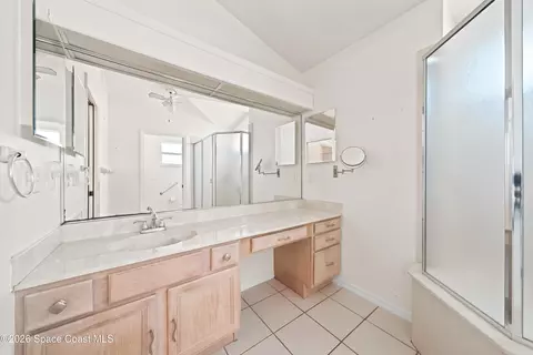 Bath - 1051 Fieldstone Dr, Melbourne, FL 32940 photo 1 of 3