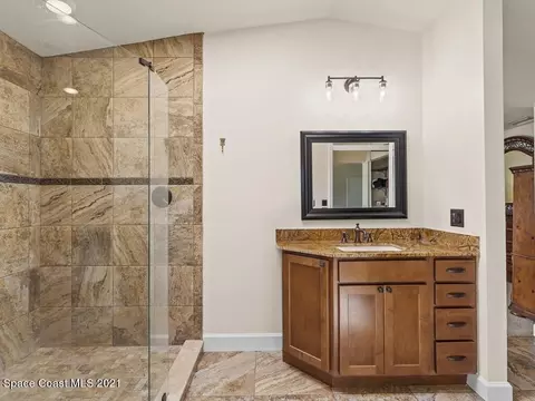 Bath - 820 Kerry Downs Cir, Melbourne, FL 32940 photo 2 of 7