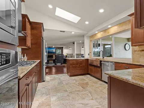 Kitchen - 820 Kerry Downs Cir, Melbourne, FL 32940 photo 1 of 7