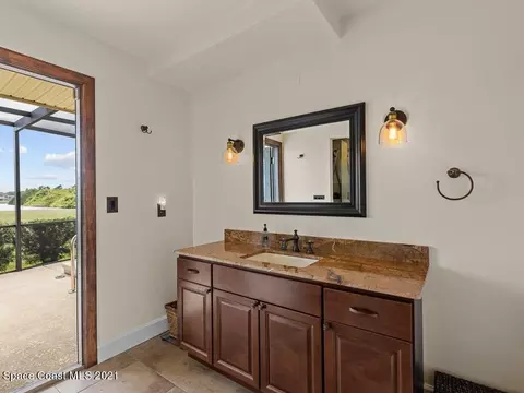 Bath - 820 Kerry Downs Cir, Melbourne, FL 32940 photo 7 of 7