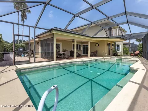 Exterior - 820 Kerry Downs Cir, Melbourne, FL 32940 photo 6 of 7