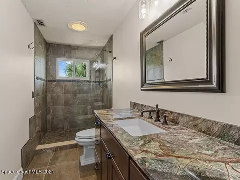 Bath - 820 Kerry Downs Cir, Melbourne, FL 32940 photo 5 of 7
