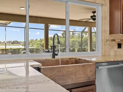 Kitchen - 820 Kerry Downs Cir, Melbourne, FL 32940 photo 6 of 7