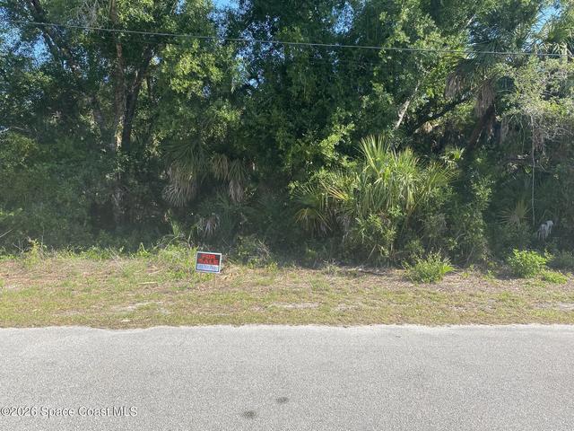 000 April Ave, North Port, FL 34288