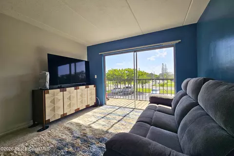 Living - 3001 Thrush Dr #224, Melbourne, FL 32935 photo 3 of 4