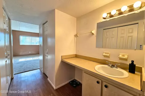 Bath - 3001 Thrush Dr #224, Melbourne, FL 32935 photo 1 of 3