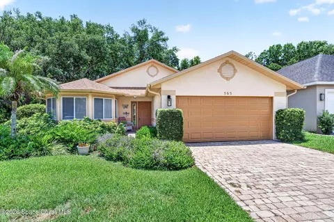 565 Willowgreen Ln, Titusville, FL 32780