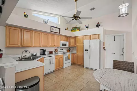 Kitchen - 1649 Independence Ave, Melbourne, FL 32940 photo 2 of 2