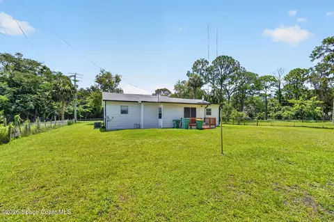 Exterior - 1944 Harlock Rd, Melbourne, FL 32934 photo 8 of 11