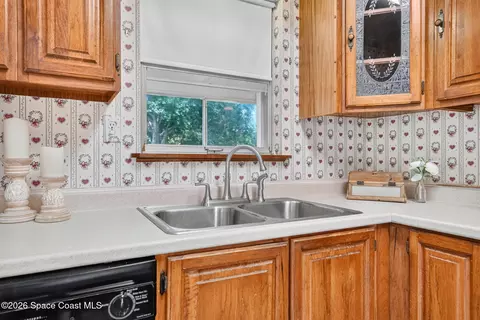Kitchen - 1944 Harlock Rd, Melbourne, FL 32934 photo 4 of 4