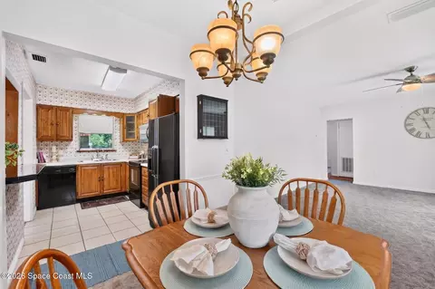 Dining - 1944 Harlock Rd, Melbourne, FL 32934 photo 2 of 3