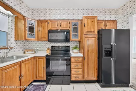 Kitchen - 1944 Harlock Rd, Melbourne, FL 32934 photo 1 of 4