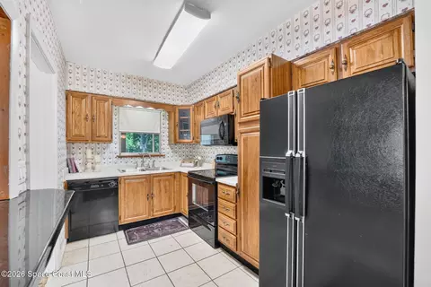 Kitchen - 1944 Harlock Rd, Melbourne, FL 32934 photo 2 of 4