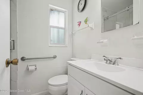 Bath - 2336 Shelby Dr, Melbourne, FL 32935 photo 2 of 3