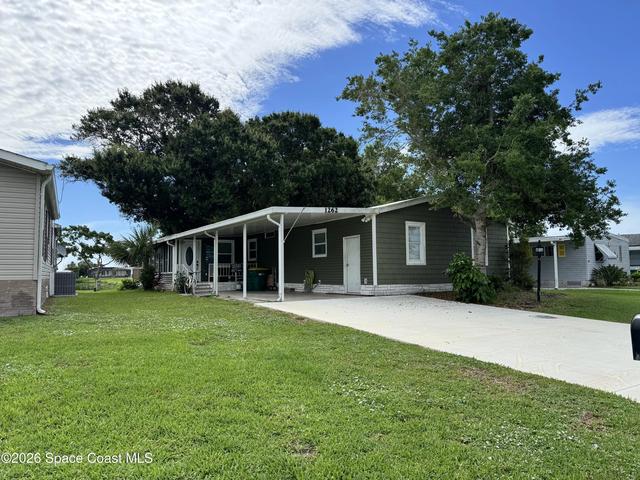 1262 Waterway Dr, Barefoot Bay, FL 32976