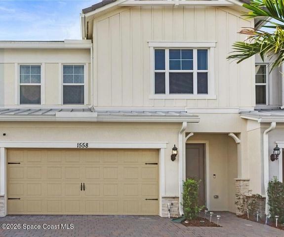 1558 Myrtle Oak Ter, Hollywood, FL 33021