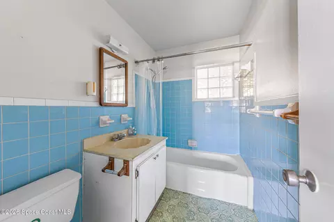 Bath - 824 Mallard Rd, Cocoa, FL 32926 photo 2 of 2