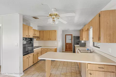 Kitchen - 824 Mallard Rd, Cocoa, FL 32926 photo 3 of 3