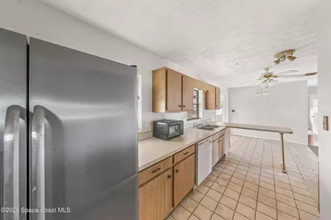 Kitchen - 824 Mallard Rd, Cocoa, FL 32926 photo 2 of 3
