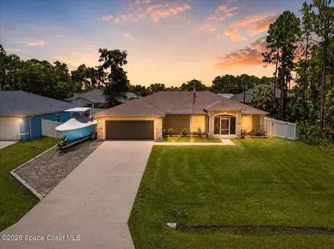 427 Hammond St SW, Palm Bay, FL 32908
