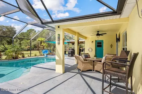 Exterior - 934 Munch Ln, Cocoa, FL 32927 photo 4 of 7