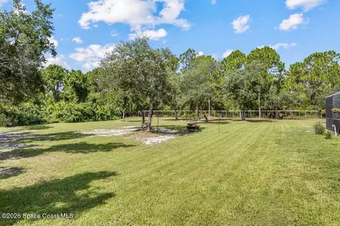 Exterior - 934 Munch Ln, Cocoa, FL 32927 photo 5 of 7