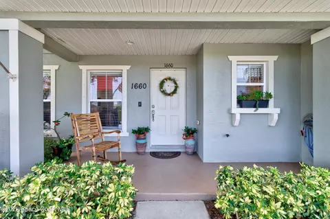 1660 Pointe W Way, Vero Beach, FL 32966