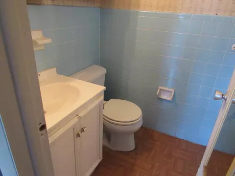 Bath - 4112 Edward St, Melbourne, FL 32901 photo 1 of 2