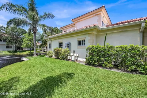 568 7th Sq #101, Vero Beach, FL 32962