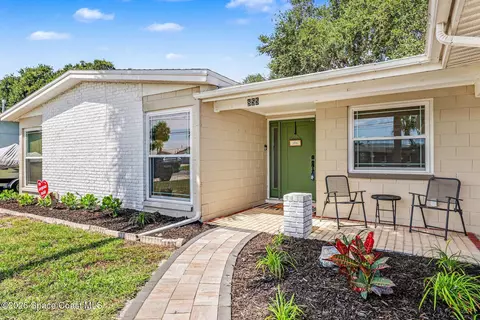 855 Montego Bay Dr S, Merritt Island, FL 32953