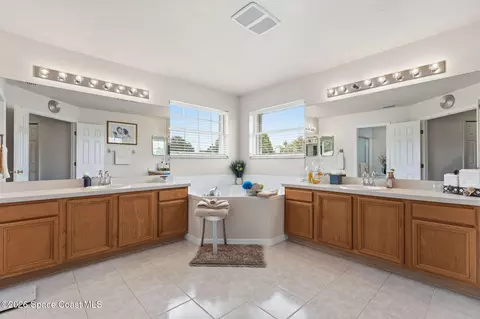 Bath - 406 Wenthrop Cir, Rockledge, FL 32955 photo 2 of 5