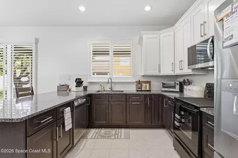 Kitchen - 406 Wenthrop Cir, Rockledge, FL 32955 photo 4 of 6