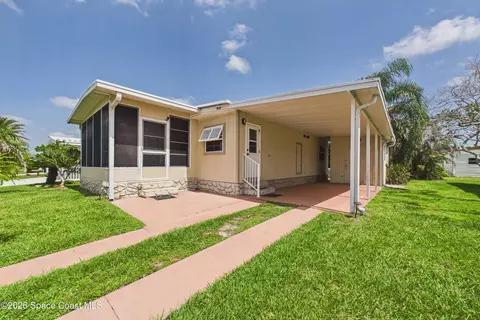 1020 Royal Palm Dr, Barefoot Bay, FL 32976