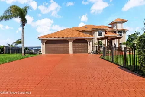 6715 Riveredge Dr, Titusville, FL 32780