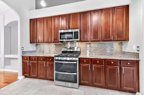 Kitchen - 3251 Windsor Estates Dr, Melbourne, FL 32940 photo 3 of 6