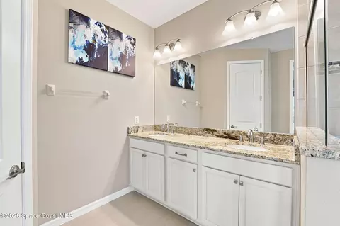 Bath - 3055 Blazing Star Dr, Melbourne, FL 32940 photo 3 of 4
