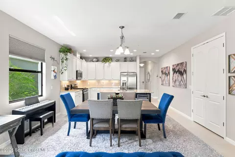 Dining - 3055 Blazing Star Dr, Melbourne, FL 32940 photo 3 of 4