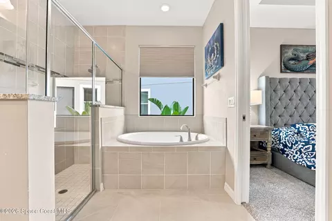 Bath - 3055 Blazing Star Dr, Melbourne, FL 32940 photo 2 of 4