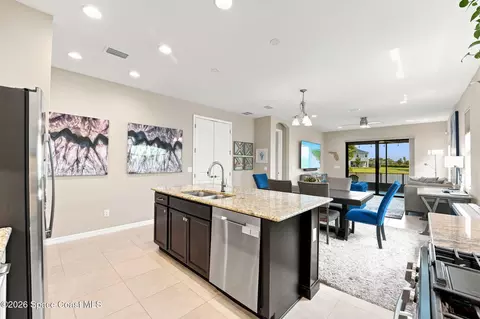 Kitchen - 3055 Blazing Star Dr, Melbourne, FL 32940 photo 4 of 5