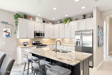 Kitchen - 3055 Blazing Star Dr, Melbourne, FL 32940 photo 5 of 5