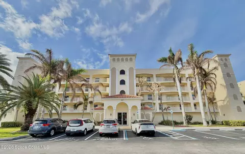551 Casa Bella Dr #204, Cape Canaveral, FL 32920