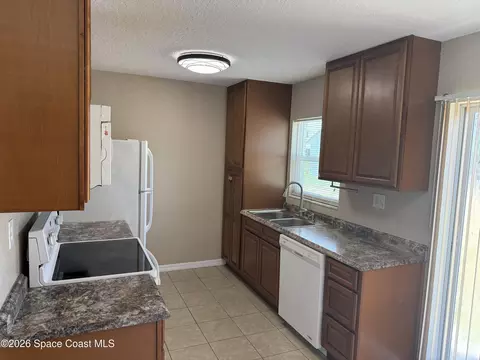 2500 Pepper Ave, Melbourne, FL 32935 photo 12